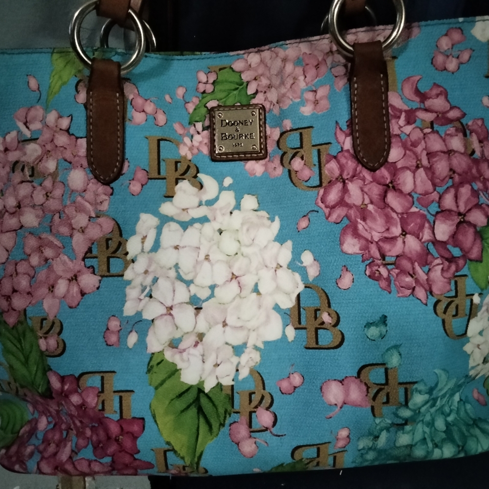 Hydrangea Monogram Nelly Tote Dooney&Bourke Handbag - Picture 7 of 9